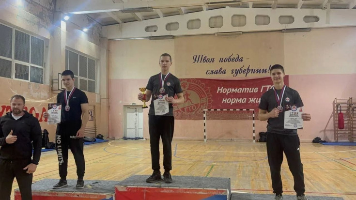 VIII МЕЖРЕГИОНАЛЬНЫЙ ТУРНИР ПО АРМРЕСТЛИНГУ «НОВОГОДНИЙ» 1